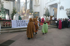 Aussendung der Sternsinger im Hohen Dom zu Fulda (Foto: Karl-Franz Thiede)